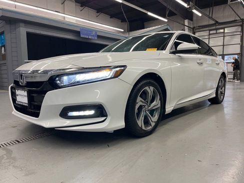 Used 2018 Honda Accord EX image 3