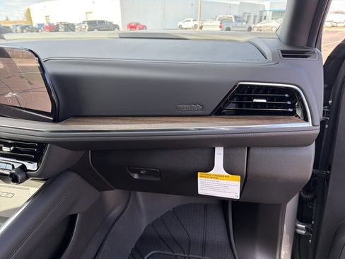 New 2026 Chevrolet Suburban High Country image 36