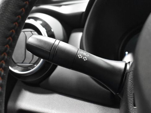 Used 2023 Nissan Kicks SR w/ SR Premium Package image 11