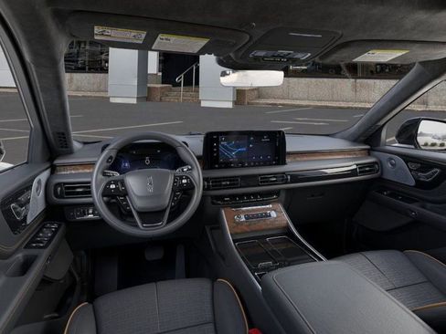 New 2025 Lincoln Aviator Black Label AWD/4WD image 9