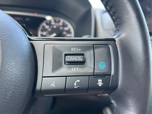 Used 2022 Nissan Rogue SL image 15