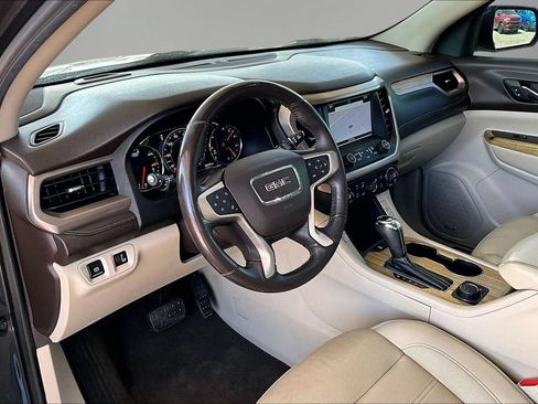 Certified 2018 GMC Acadia Denali w/ Technology Package AWD/4WD image 17
