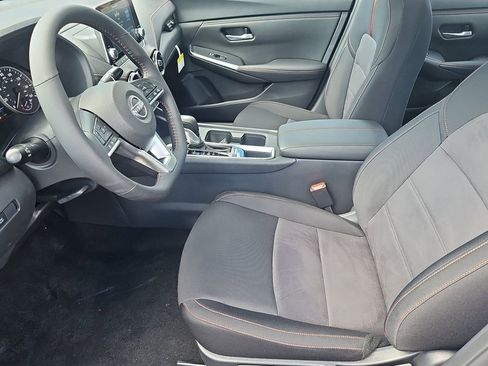 New 2025 Nissan Sentra SR FWD image 13