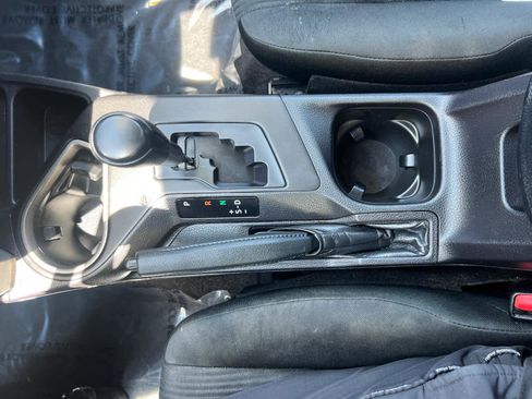 Used 2017 Toyota RAV4 LE AWD/4WD image 23