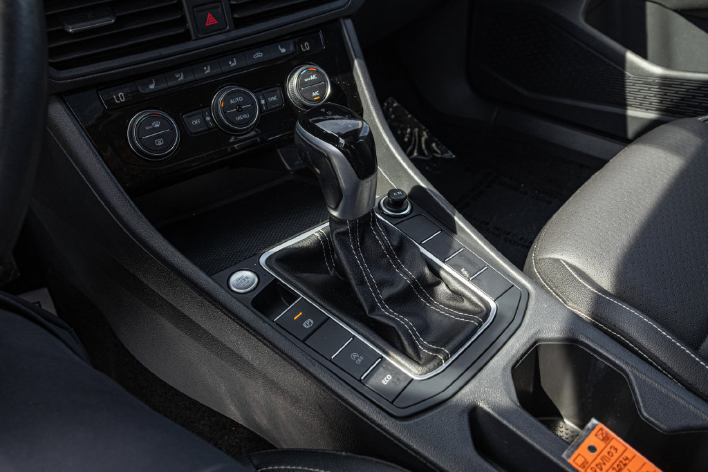 Certified 2024 Volkswagen Jetta SE FWD image 20