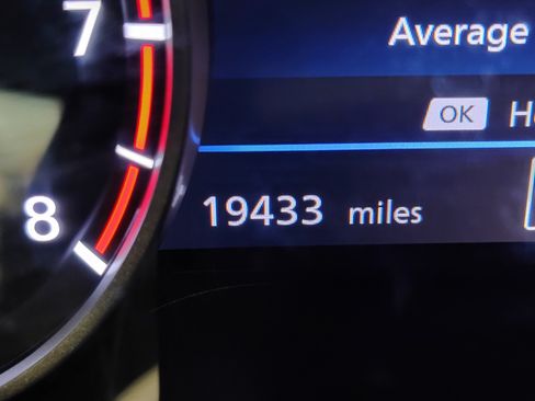 Used 2024 Nissan Sentra SV FWD image 2