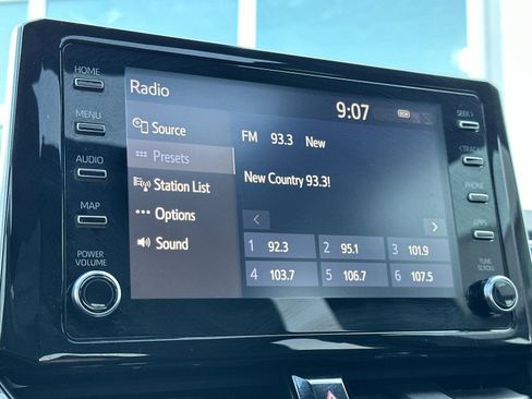 Used 2020 Toyota Corolla SE FWD image 16