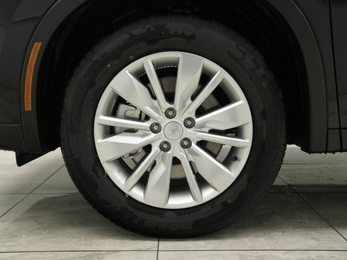 Used 2025 Mitsubishi Outlander ES image 35