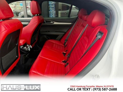 Used 2024 Alfa Romeo Stelvio Veloce AWD/4WD image 13