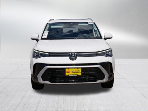 Certified 2025 Volkswagen Taos SEL AWD/4WD image 2
