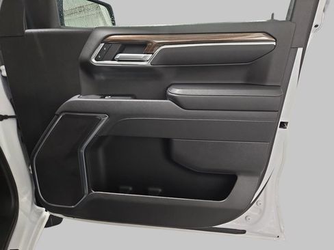 Used 2023 Chevrolet Silverado 1500 LT image 11