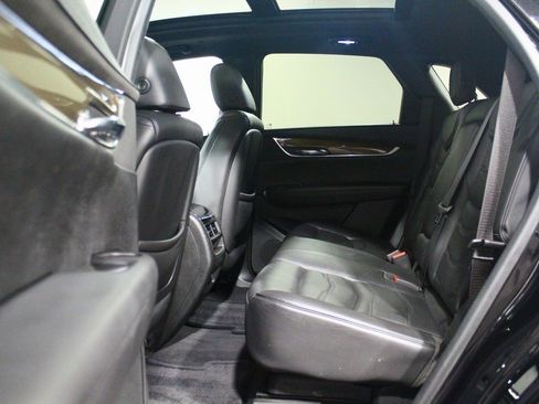 Used 2017 Cadillac XT5 Platinum image 28