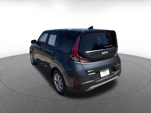 Used 2025 Kia Soul LX w/ LX Technology Package FWD image 11