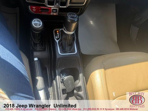 Used 2018 Jeep Wrangler Unlimited Rubicon w/ Dual Top Group AWD/4WD image 17