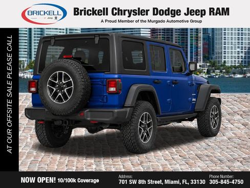 Used 2025 Jeep Wrangler Unlimited Sahara AWD/4WD image 3