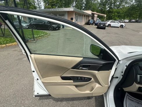 Used 2014 Honda Accord LX image 18