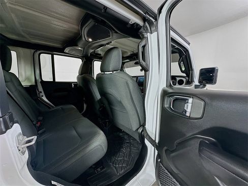 Used 2025 Jeep Wrangler Unlimited Sport image 17