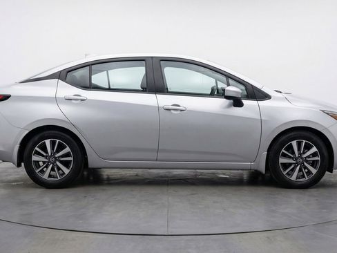 Used 2025 Nissan Versa SV image 11