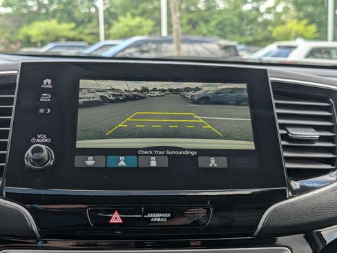 Used 2021 Honda Pilot Touring image 34