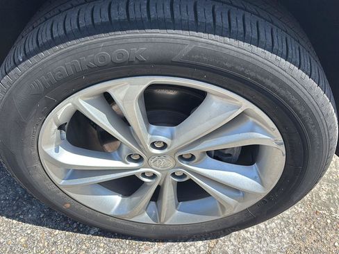 Used 2023 Buick Encore GX Preferred w/ Cold Weather Comfort Package AWD/4WD image 9