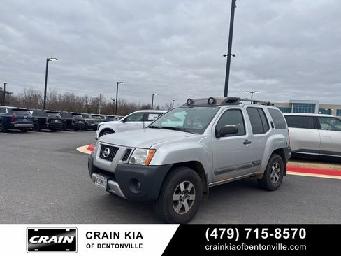 Used 2011 Nissan Xterra PRO-4X w/ Pro-4x Leather Pkg image 2