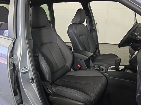 Certified 2025 Subaru Forester Premium AWD/4WD image 20