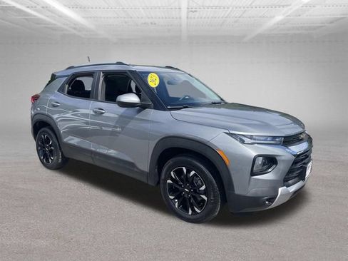 Used 2023 Chevrolet TrailBlazer LT FWD image 4