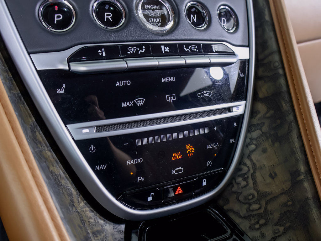 Used 2020 Aston Martin DB11 Coupe RWD image 11