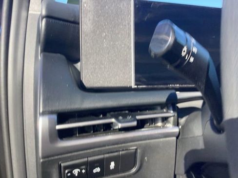 Certified 2025 Hyundai Santa Cruz SE image 25