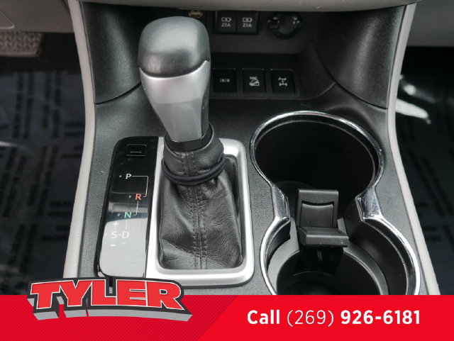 Used 2017 Toyota Highlander XLE AWD/4WD image 34