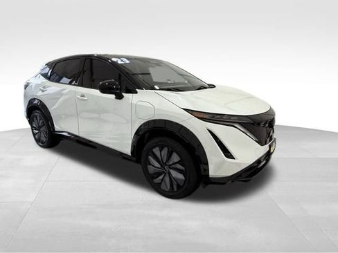 Used 2023 Nissan Ariya AWD image 6