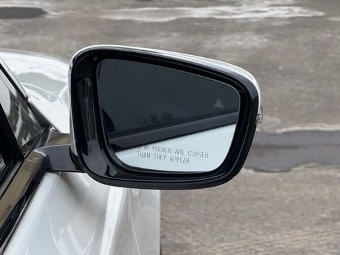 Used 2022 BMW 750i xDrive w/ Autobahn Package image 16