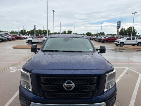 Used 2021 Nissan Titan SV w/ SV Convenience Package image 7