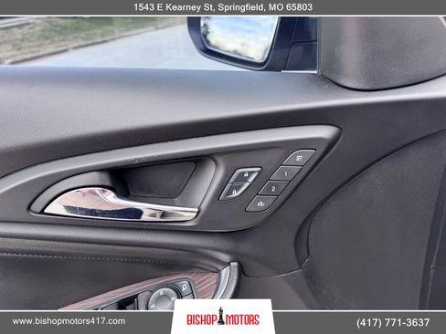 Used 2016 Chevrolet Malibu Premier w/ Driver Confidence Package image 28