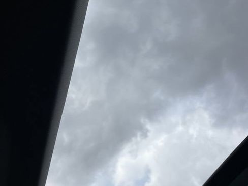 Used 2023 Ford Explorer Limited w/ Limited Technology Package image 10