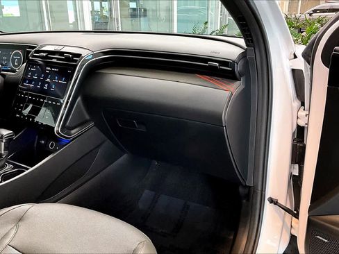 Used 2023 Hyundai Santa Cruz Limited w/ Winter Package image 18