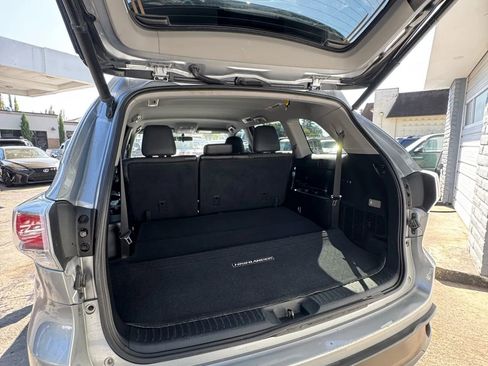Used 2014 Toyota Highlander LE image 13