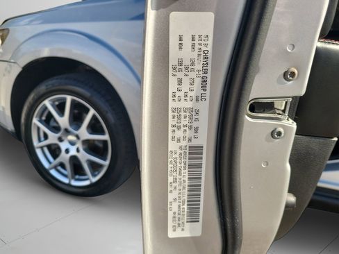 Used 2014 Dodge Journey R/T w/ Flexible Seating Group image 31