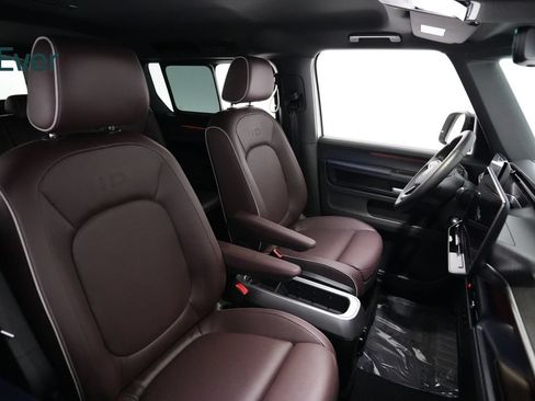 Used 2025 Volkswagen ID. Buzz Pro S RWD image 23