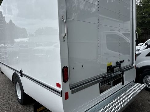 New 2027 Ford E-350 and Econoline 350 Super Duty w/ Power Equipment Group RWD image 15