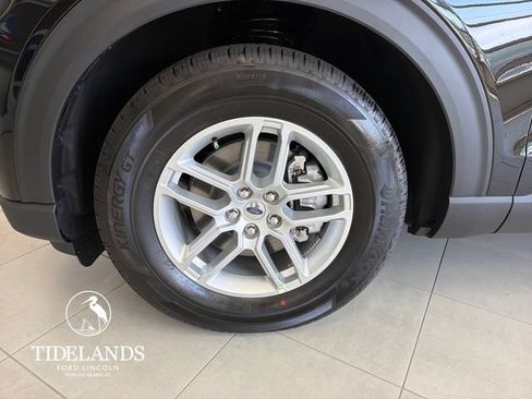 New 2026 Ford Explorer Active RWD image 29