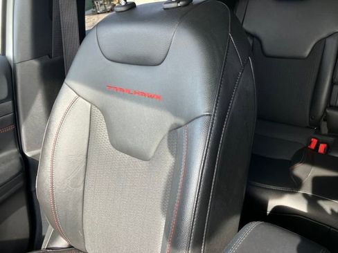 Used 2025 Jeep Compass Trailhawk image 14