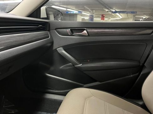 Used 2020 Volkswagen Passat 2.0T R-Line image 27