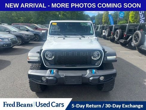 Used 2024 Jeep Wrangler Unlimited AWD/4WD image 2