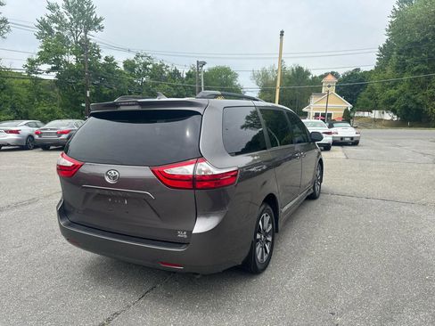 Used 2018 Toyota Sienna XLE w/ Protection Package AWD/4WD image 8