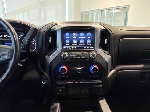 Used 2021 GMC Sierra 1500 SLT image 16