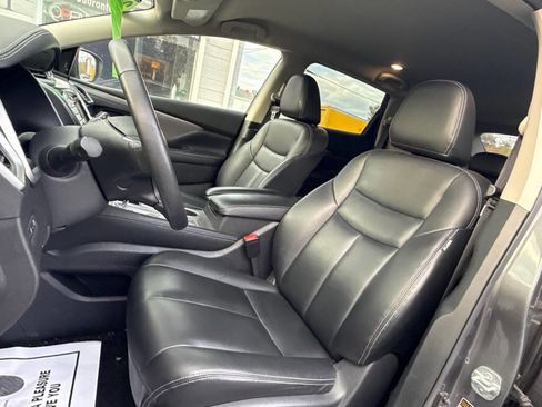 Used 2023 Nissan Murano SV image 19