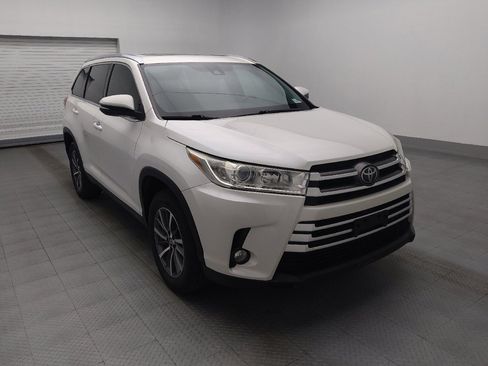 Used 2019 Toyota Highlander XLE FWD image 13