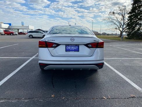 Used 2024 Nissan Altima 2.5 SV image 6