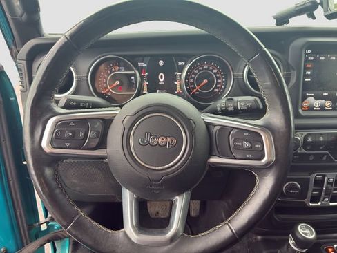 Used 2019 Jeep Wrangler Unlimited Sahara AWD/4WD image 16
